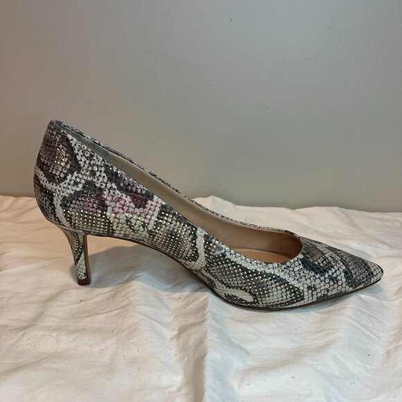 Vince Camuto Gray Snakeskin Gold Metallic Low Pumps, Size 8 1/2M - Picture 4 of 10